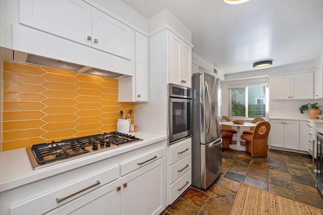 5613 Kingston Way, Sacramento, CA 95822