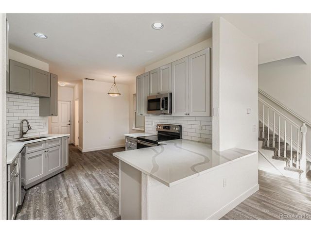 8376 S Garland Way, Littleton, CO 80128