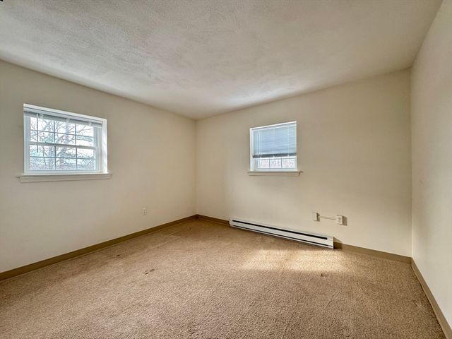 25 Greentree Ln 43, Weymouth, MA 02190