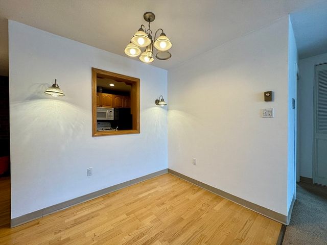 25 Greentree Ln 43, Weymouth, MA 02190