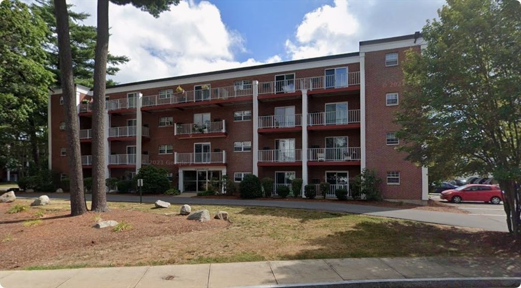 25 Greentree Ln 43, Weymouth, MA 02190