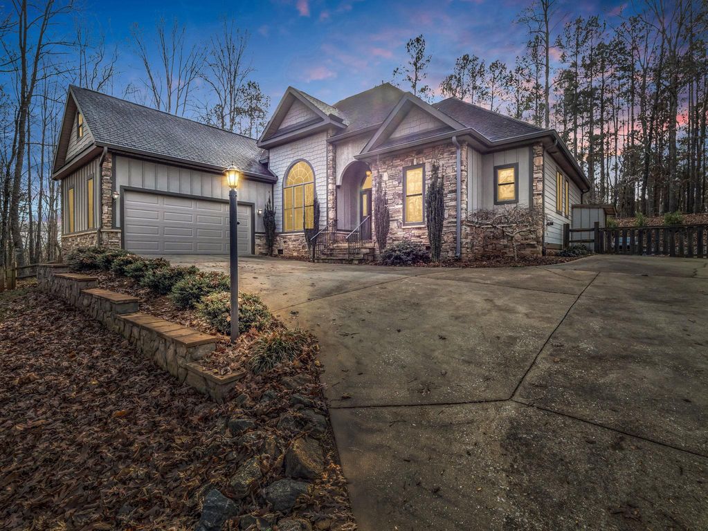 351 E Rambling Drive, Tryon, NC 28782