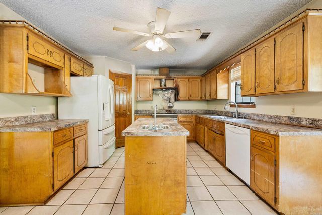 4999 Brooke Cove, Benton, AR 72019