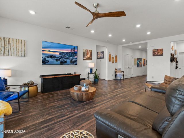 319 Grafton Drive, Sparks, NV 89441