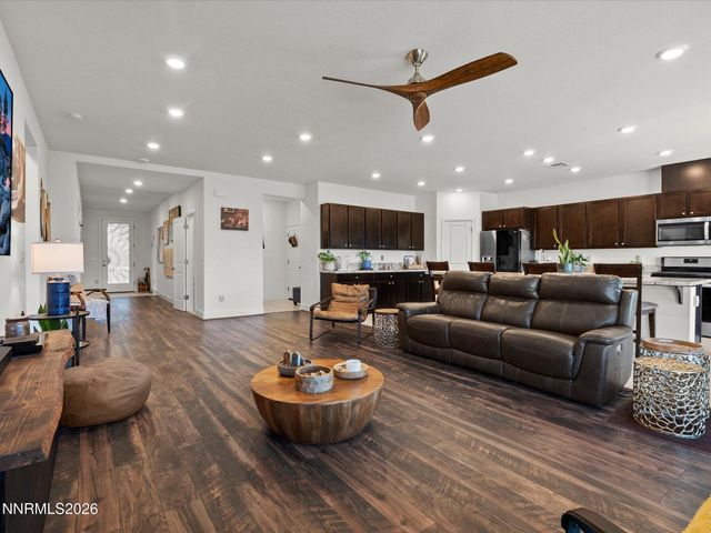 319 Grafton Drive, Sparks, NV 89441