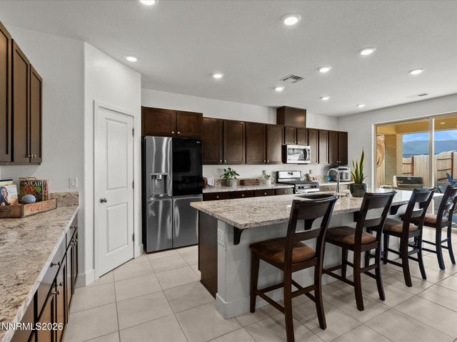 319 Grafton Drive, Sparks, NV 89441