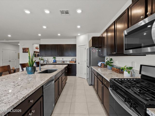 319 Grafton Drive, Sparks, NV 89441