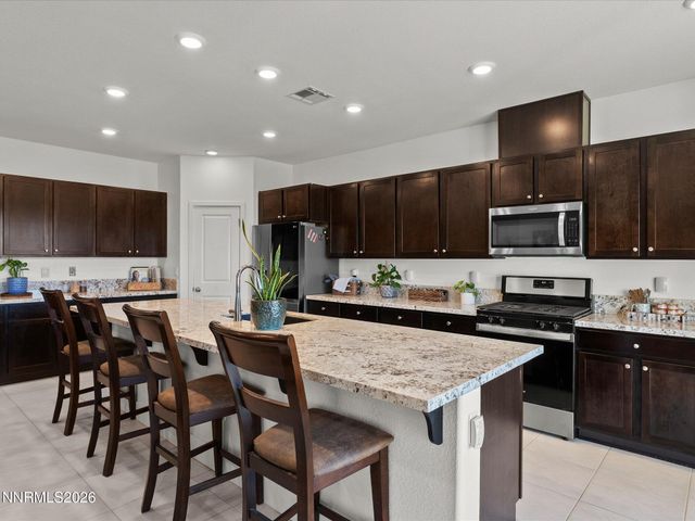 319 Grafton Drive, Sparks, NV 89441