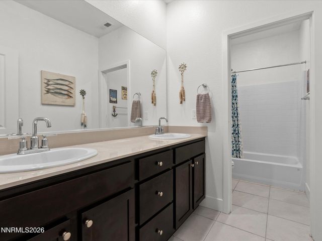 319 Grafton Drive, Sparks, NV 89441