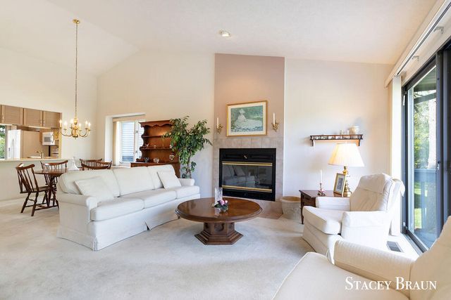 2735 Mulford Drive SE, Grand Rapids, MI 49546