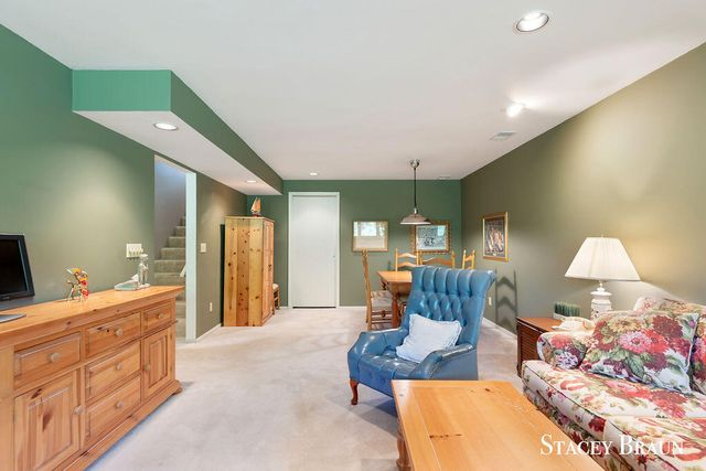 2735 Mulford Drive SE, Grand Rapids, MI 49546