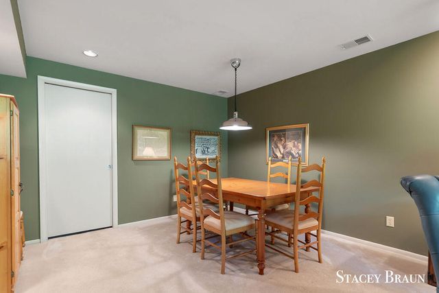 2735 Mulford Drive SE, Grand Rapids, MI 49546