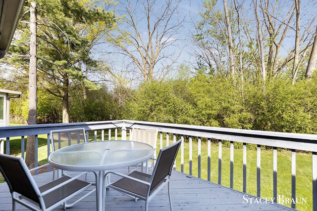 2735 Mulford Drive SE, Grand Rapids, MI 49546