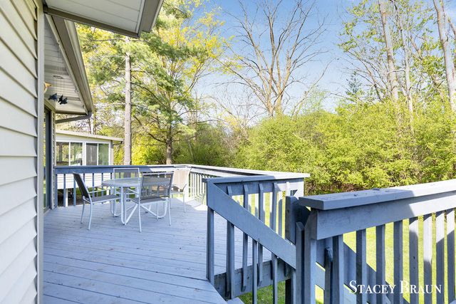 2735 Mulford Drive SE, Grand Rapids, MI 49546