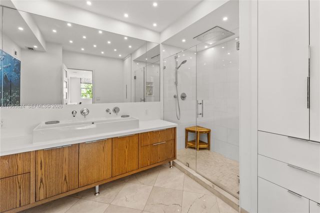 5640 Collins Ave 4D, Miami Beach, FL 33140