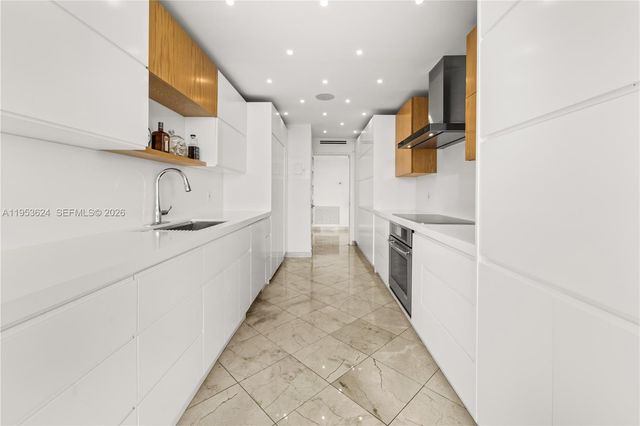 5640 Collins Ave 4D, Miami Beach, FL 33140