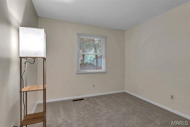 409 E 11th Street E, Washington, MO 63090