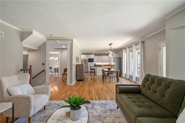 14205 Rosehill Street, Overland Park, KS 66221
