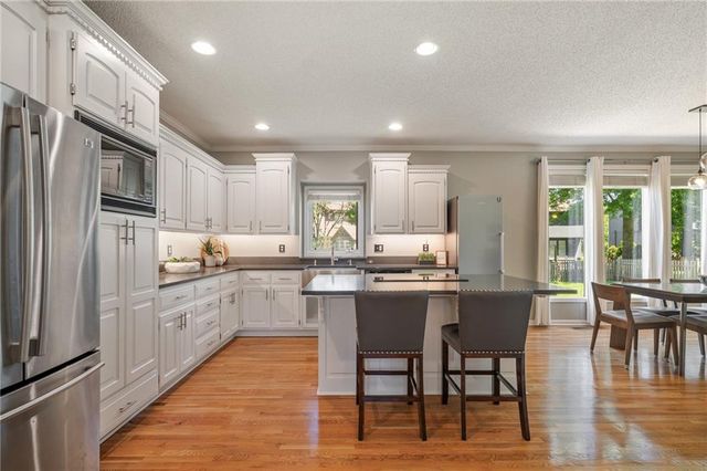 14205 Rosehill Street, Overland Park, KS 66221