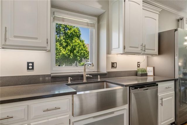 14205 Rosehill Street, Overland Park, KS 66221