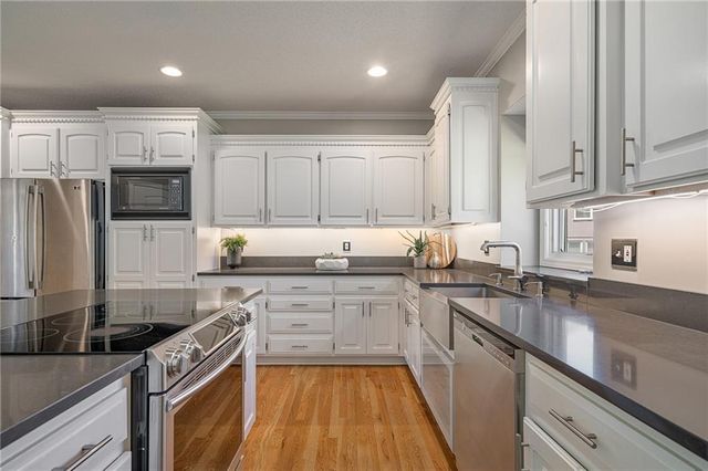 14205 Rosehill Street, Overland Park, KS 66221