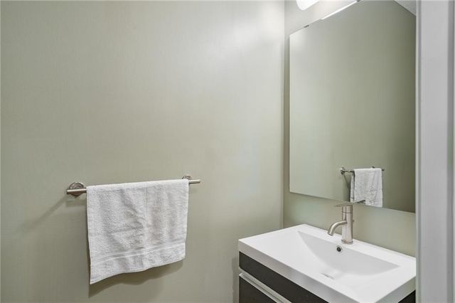 14205 Rosehill Street, Overland Park, KS 66221