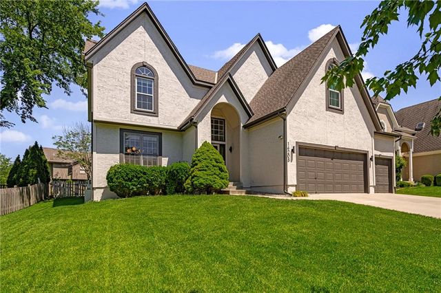 14205 Rosehill Street, Overland Park, KS 66221