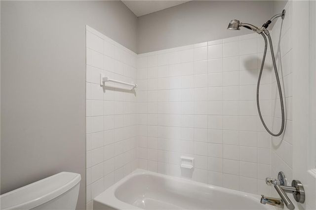 14205 Rosehill Street, Overland Park, KS 66221