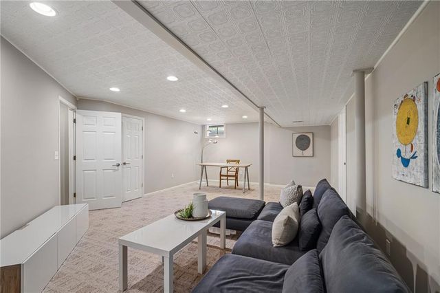 14205 Rosehill Street, Overland Park, KS 66221