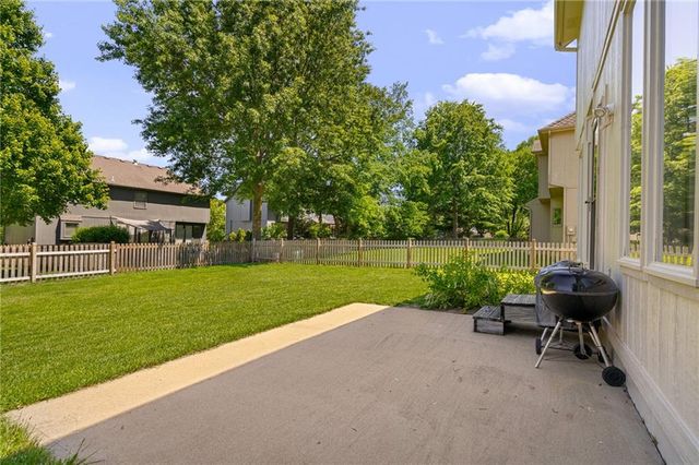 14205 Rosehill Street, Overland Park, KS 66221