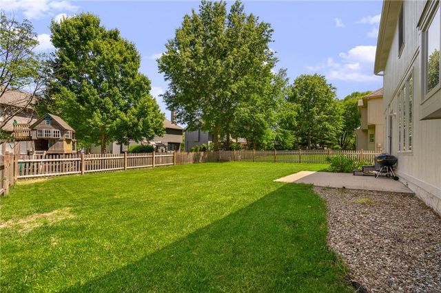 14205 Rosehill Street, Overland Park, KS 66221