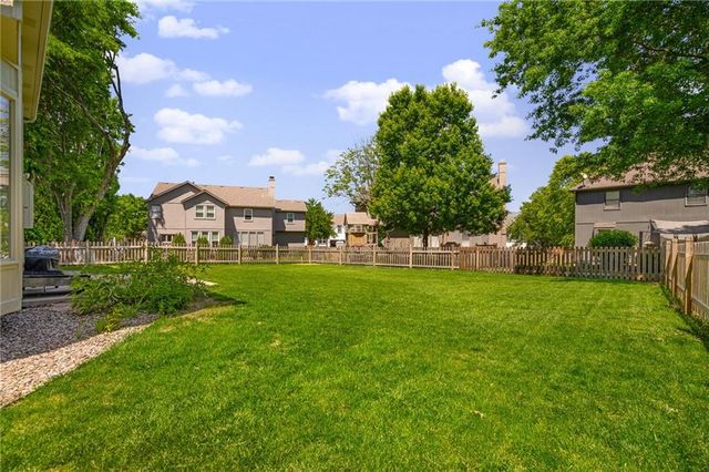 14205 Rosehill Street, Overland Park, KS 66221