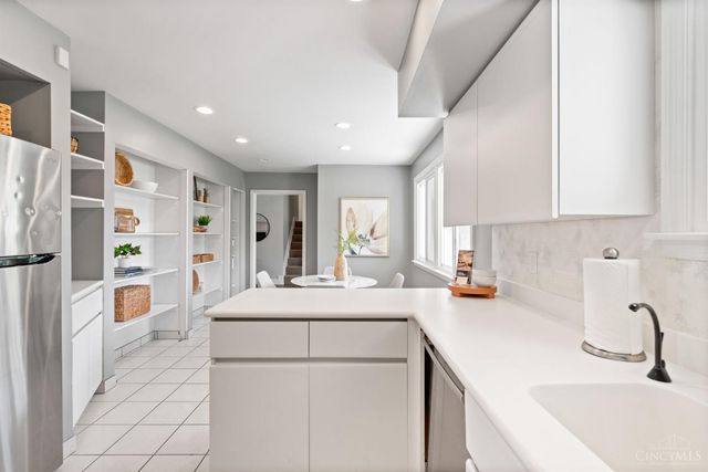 9528 Croton Drive, Montgomery, OH 45242