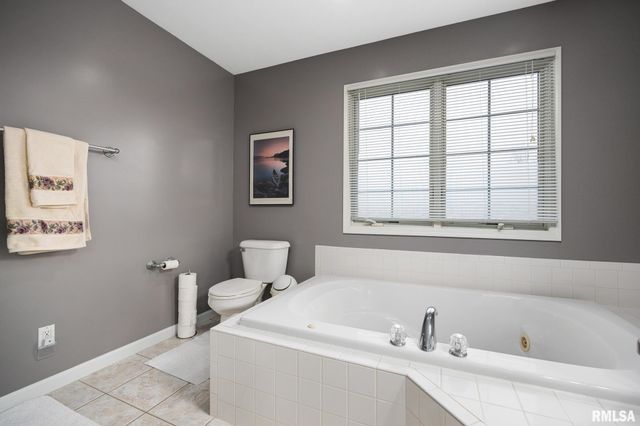 10717 N ALEX Drive, Peoria, IL 61615