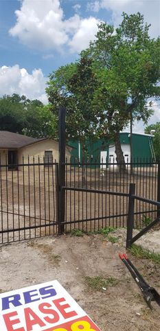 4147 Fuqua Street, Houston, TX 77048