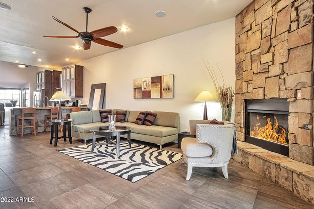 7318 E PALO VERDE Drive 12, Scottsdale, AZ 85250