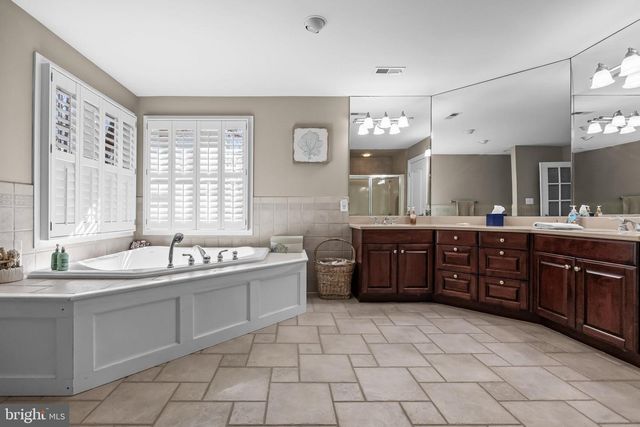 7 SHEFFIELD CT, Medford, NJ 08055