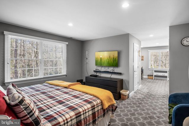 7 SHEFFIELD CT, Medford, NJ 08055