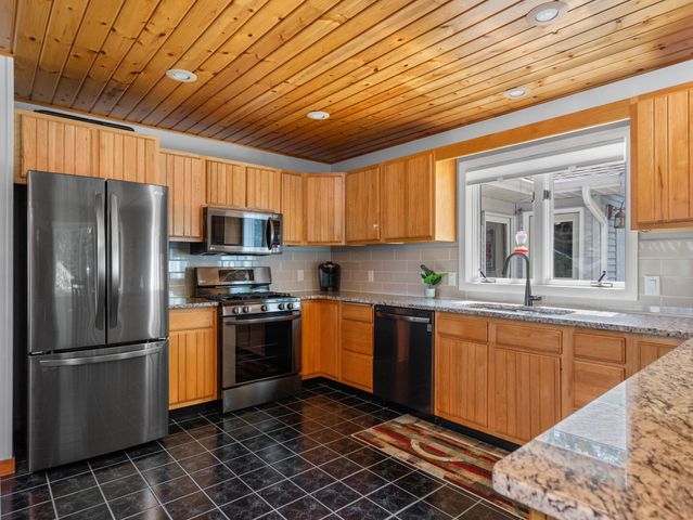 10746 Deal Road, Williamsburg, MI 49690