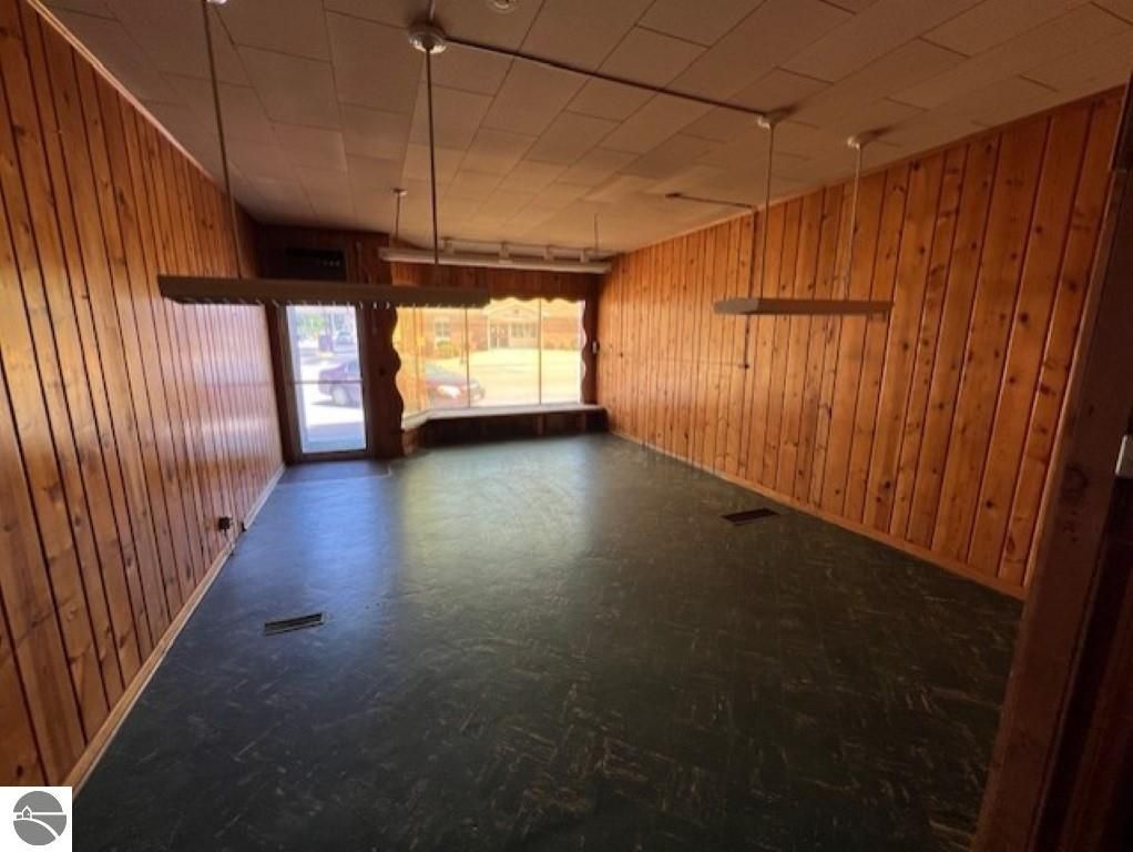 Image 4 of property listing at 109 N Mill Street, St Louis, MI 48880