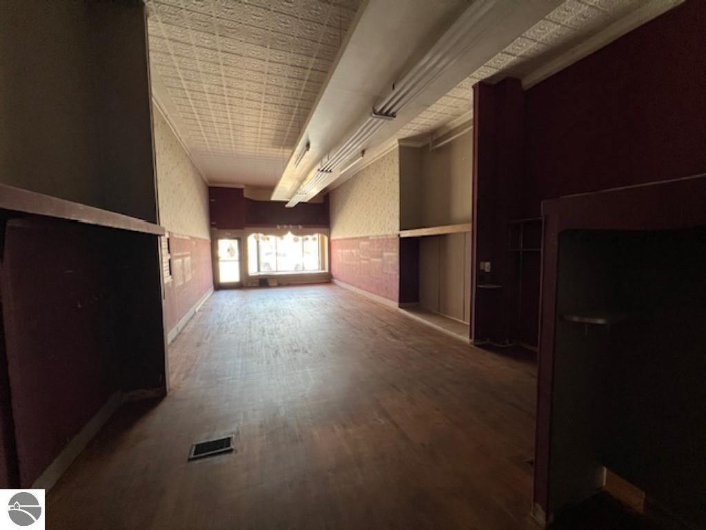 Image 6 of property listing at 109 N Mill Street, St Louis, MI 48880