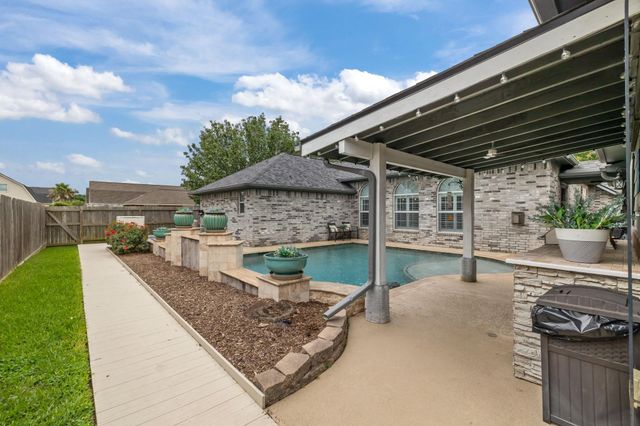 312 Torrey Court, League City, TX 77573