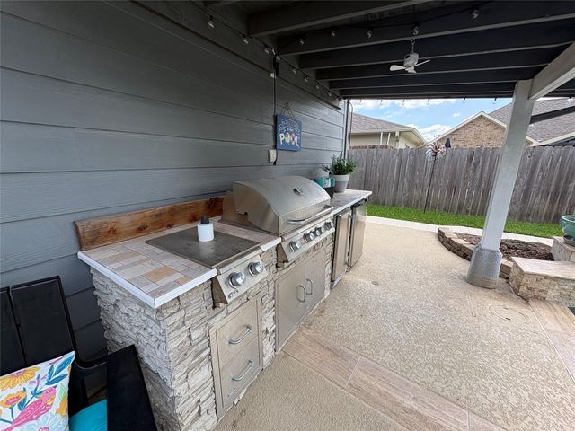 312 Torrey Court, League City, TX 77573