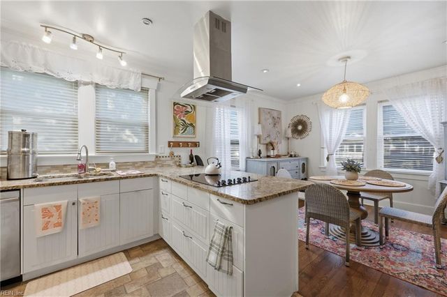 159 W Seaview AVE, Norfolk, VA 23503