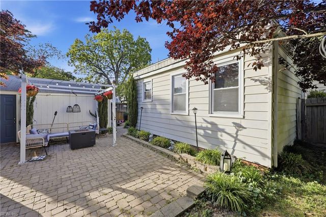 159 W Seaview AVE, Norfolk, VA 23503