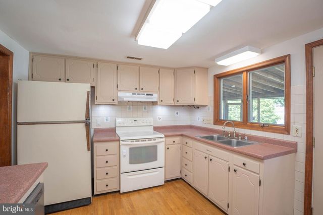 2022 HERRICK AVE, Feasterville Trevose, PA 19053