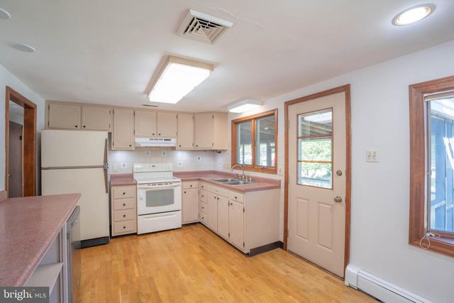 2022 HERRICK AVE, Feasterville Trevose, PA 19053