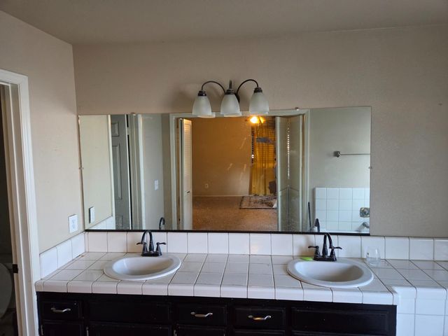 467 W Tenaya Avenue, Clovis, CA 93612