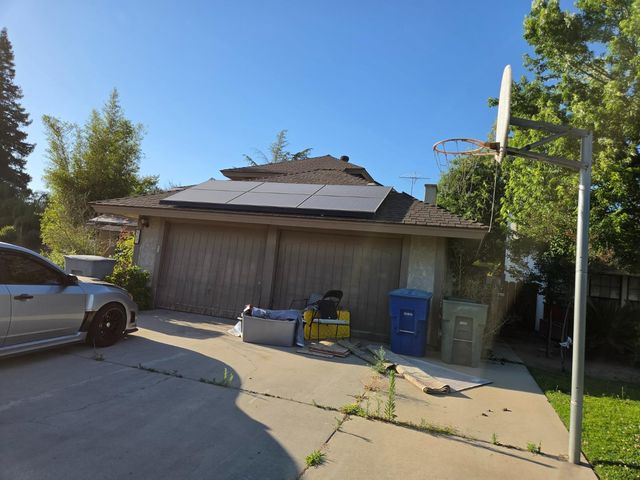 467 W Tenaya Avenue, Clovis, CA 93612