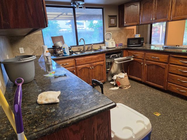 467 W Tenaya Avenue, Clovis, CA 93612
